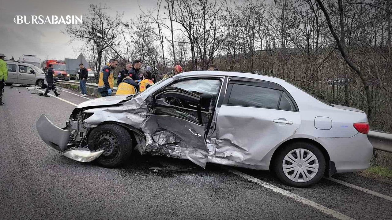 Kestel, Bursa'da Trafik Kazası: 3 Kişi Yaralandı