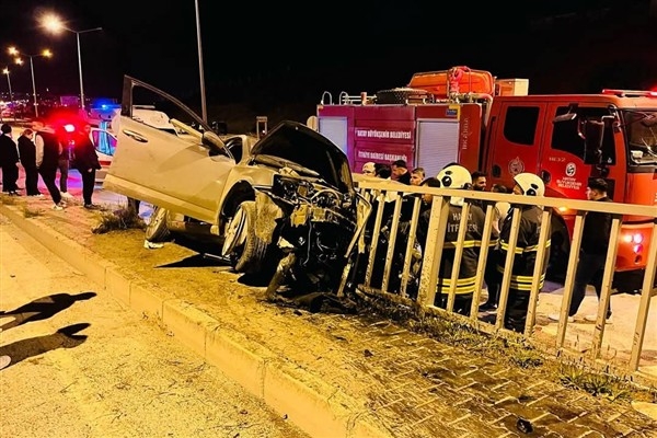 Antakya Orhanlı Mahallesi'nde kaza: 2 kişi yaralandı.