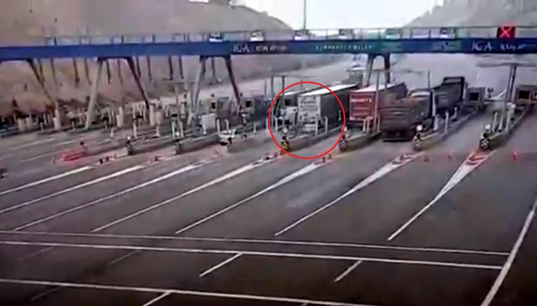 Bayram tatilindeki trafik kazalarında 62 kişi hayatını kaybetti.