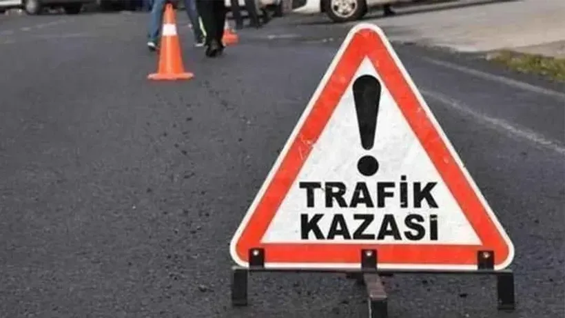 CHP'li Yücel ve Bakan Kaza Geçirdi: Araç Kötü Durumda