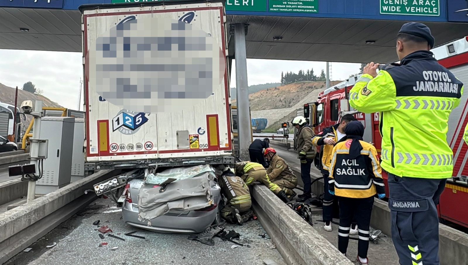 Kuzey Marmara Otoyolu'nda ciddi bir kaza oldu: Dört kişi hayatını kaybetti.
