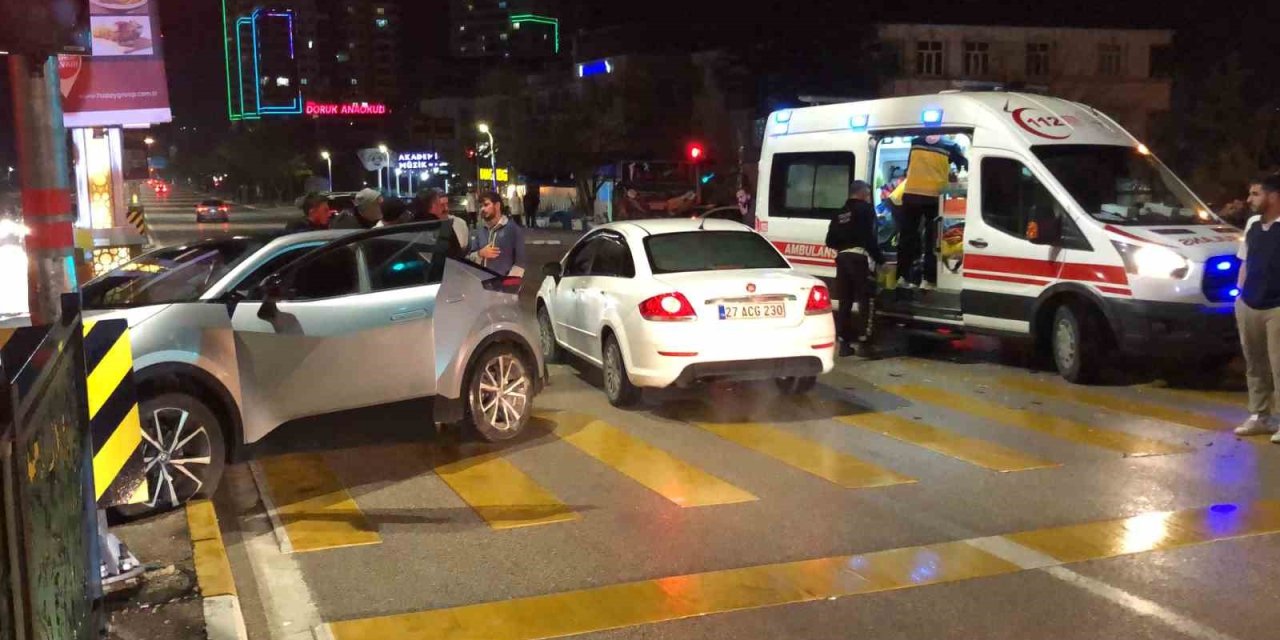 Elazığ’da kaza meydana geldi: 2 kişi yaralı.