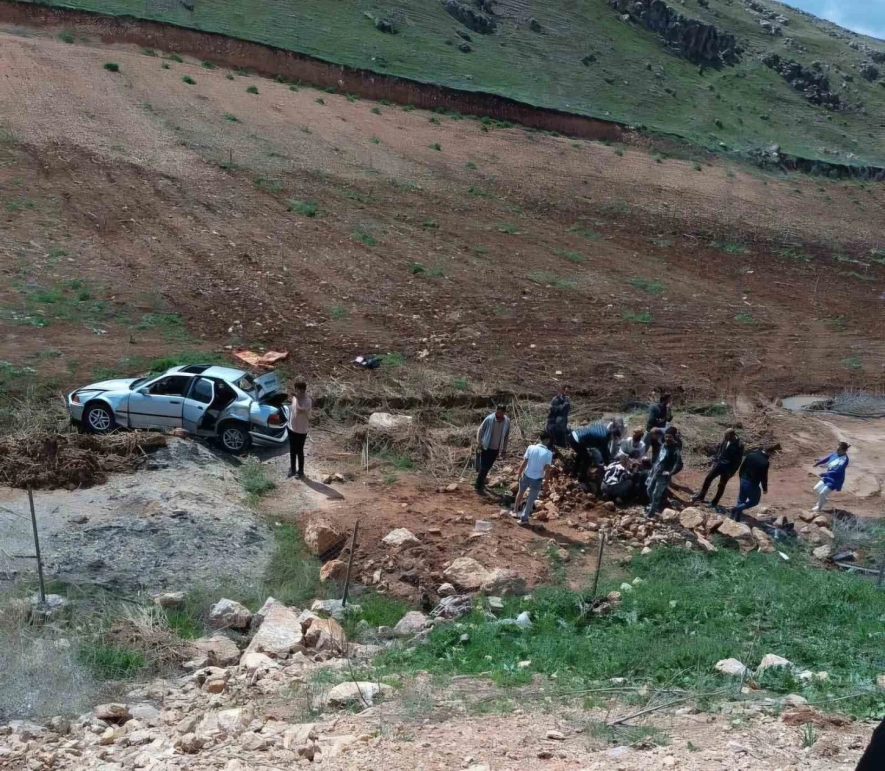 Kurtalan'da kaza: Birinin durumu ağır olmak üzere 3 kişi yaralandı.