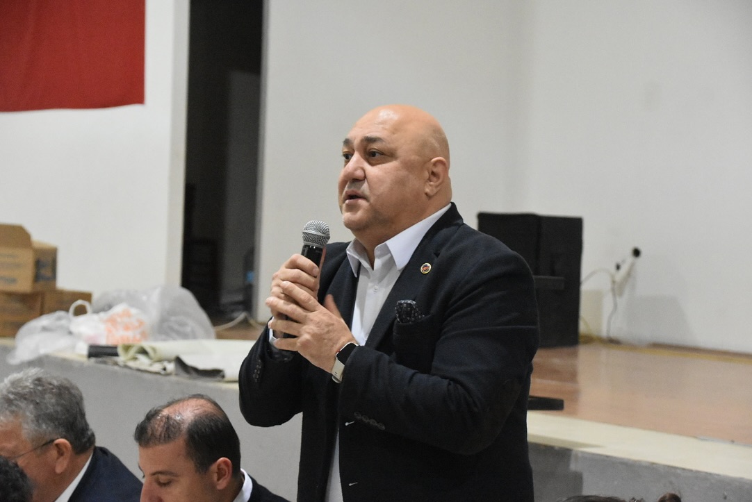 Yatağan Belediye Başkanı Mesut Günay trafik kazasında yaralandı.