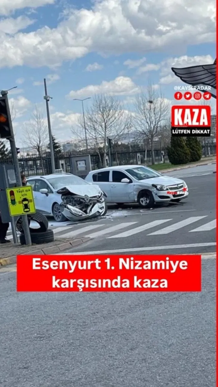 Esenyurt'un 1. Nizamiye mevkisinde trafik kazası oldu.