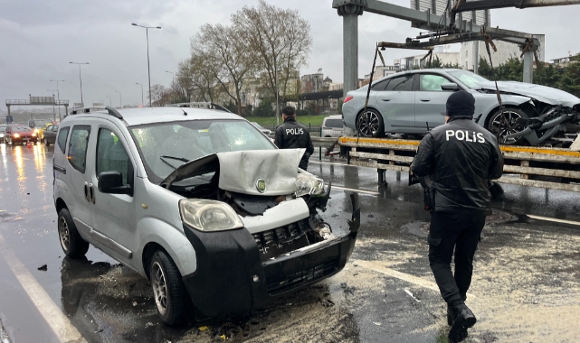 Fatih'te ardışık trafik kazası: 1 yaralı var