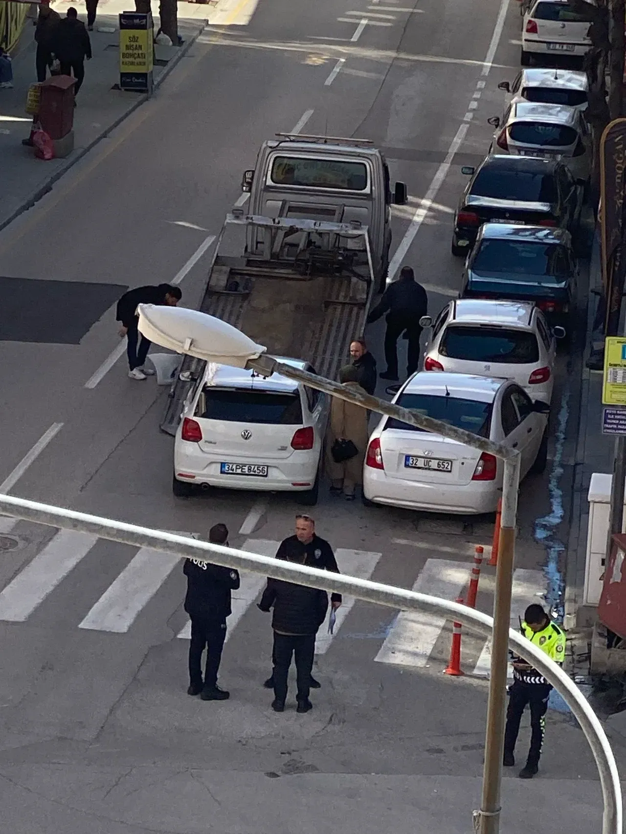Trafik kazası Üniversite Caddesi'nde meydana geldi.