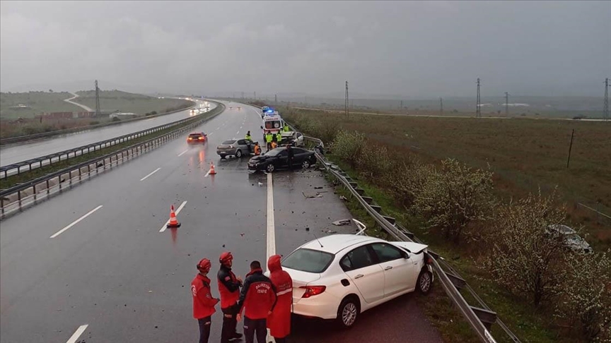 Bayram tatilindeki trafik kazalarında 8 gün içinde 72 ölüm yaşandı.