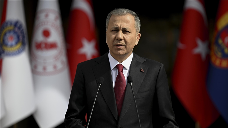 İçişleri Bakanı Yerlikaya: Bu yıl Ramazan Bayramı tatili trafik kazalarında yüzde 4,6 azalma yaşandı.