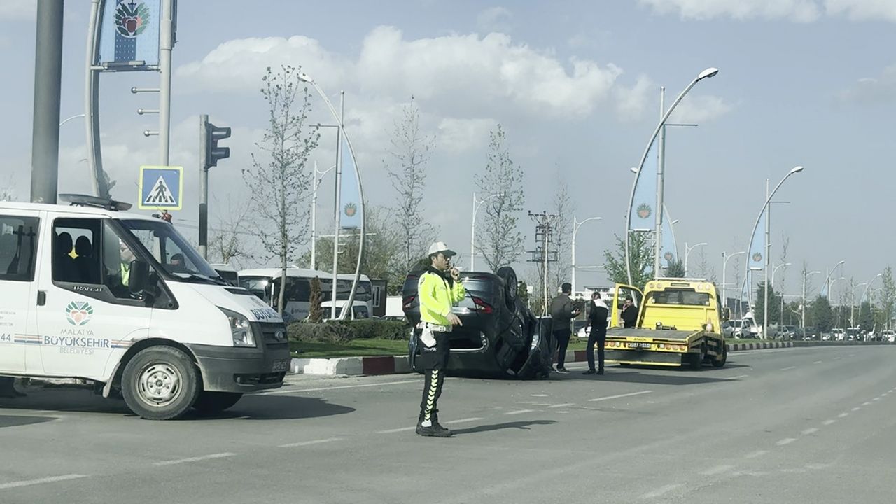 Malatya'da kaza meydana geldi, 2 kişi yaralandı.