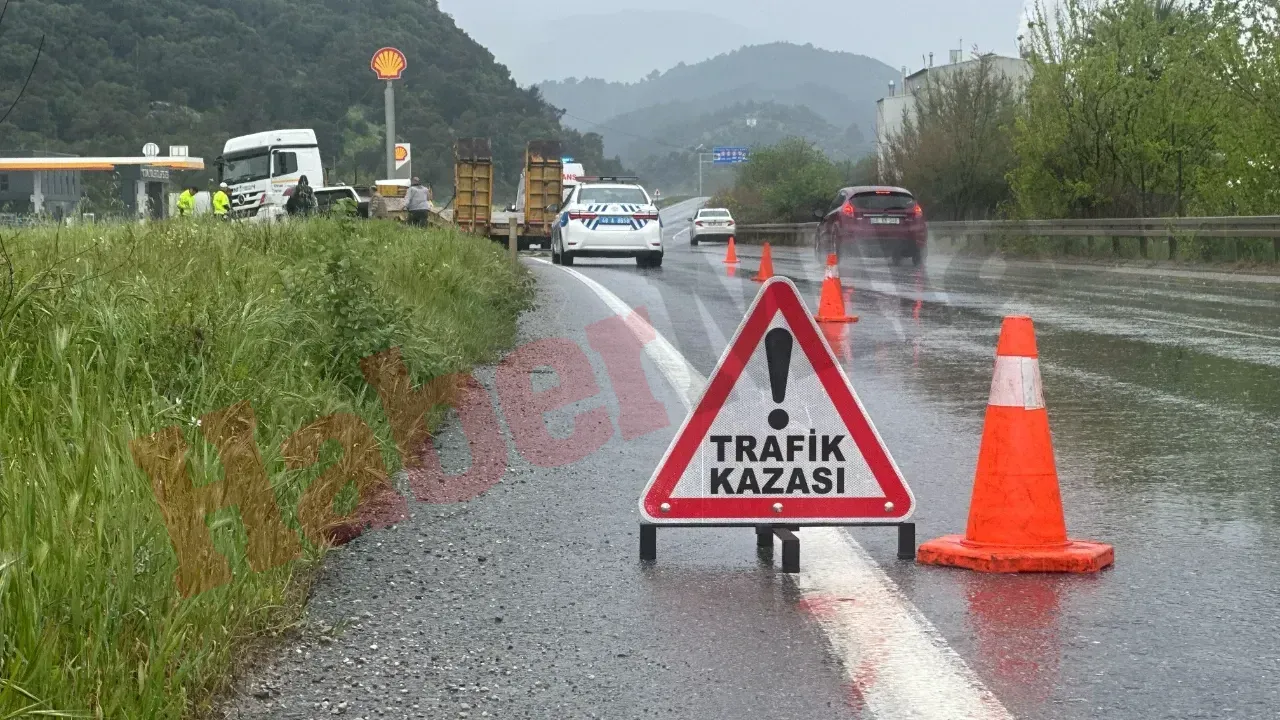 Milas'ta TIR ile kamyonet arasında trafik kazası oldu!