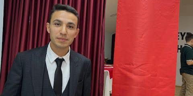 Öğretmen, trafik kazasında aldığı yaralar sonucunda hayatını kaybetti.