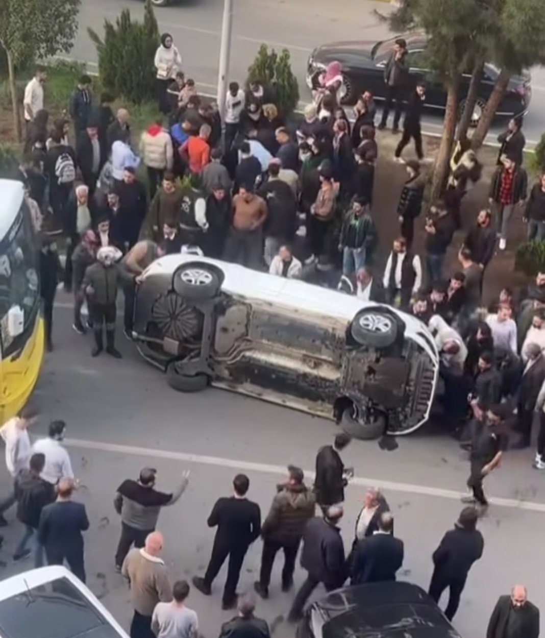 Saat Kulesi Yakınlarında Ürkütücü Trafik Kazası: