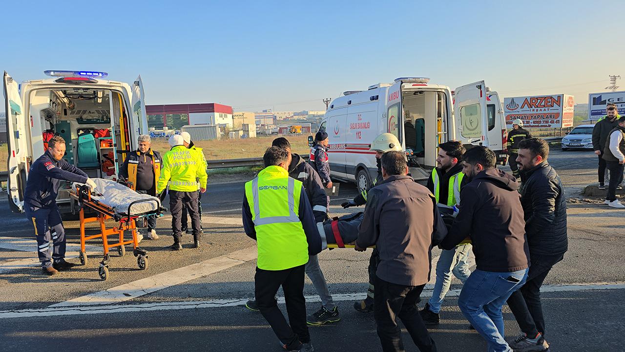 Tekirdağ'da iki işçi taşıma aracı çarpıştı: 18 kişi yaralandı.