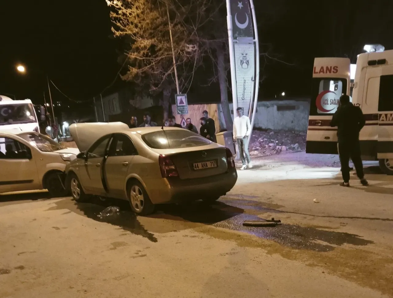 Akçadağ’da kaza: 4 kişi yaralandı.
