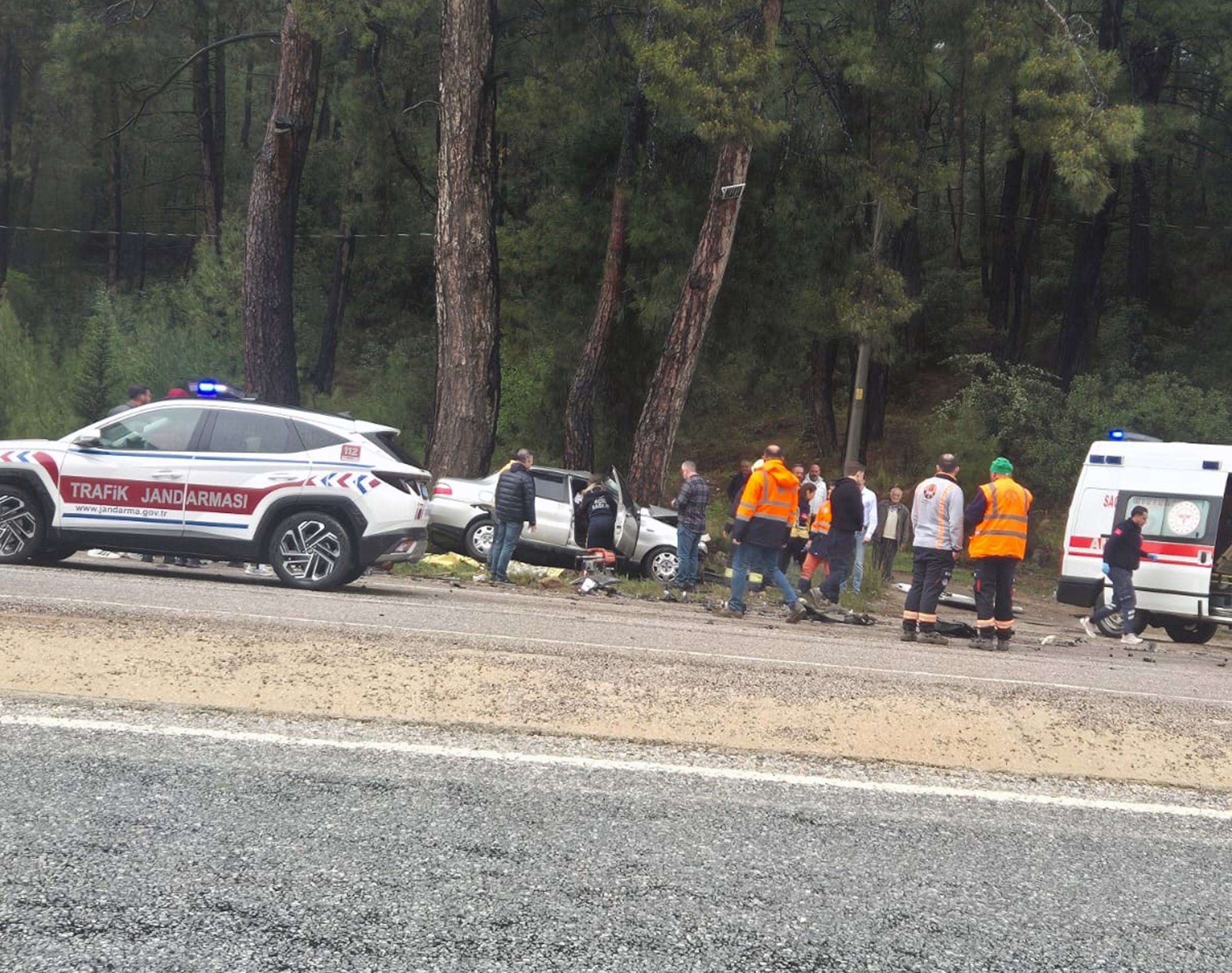 Milas’ta trafik kazasında bir ölü ve iki yaralı var.