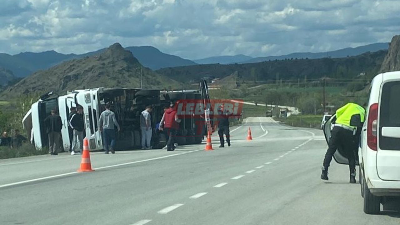 Osmancık'ta Kamyon Devrildi: Trafiğe Kontrollü Açıldı