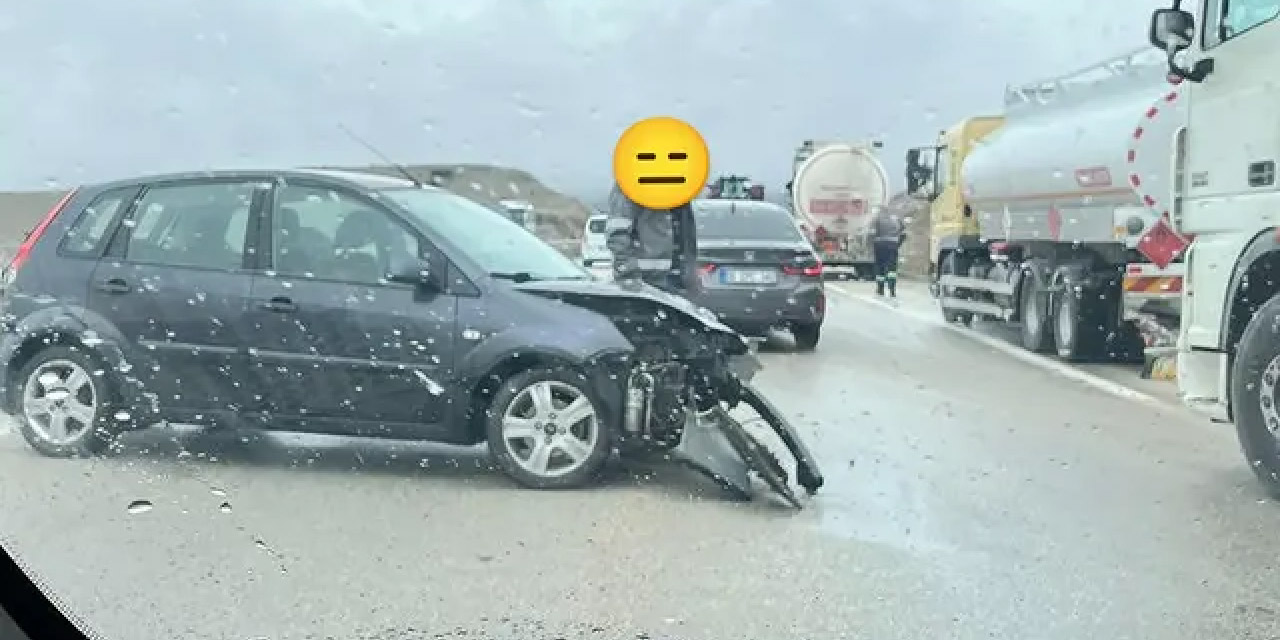 Trafik yağmurla birlikte karmaşık hale geldi.