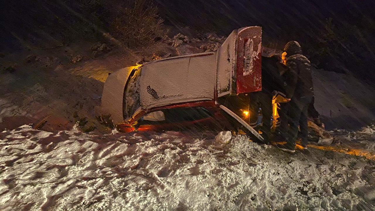 Afşin-Göksun Yolu Kaza Sonucu 2 Kişi Yaralandı