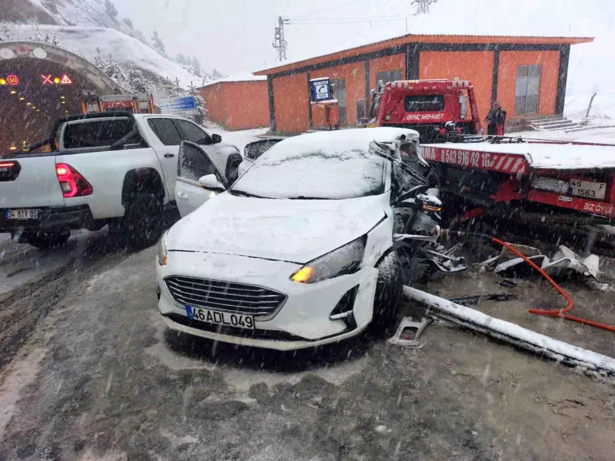 Kahramanmaraş'ta kaza: Bir kişi hayatını kaybetti, üç kişi yaralandı.