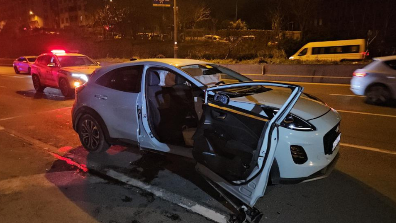 Kazaya karışan 2 araçtan sonra 1 araç daha dahil oldu: 2 ölü, 4 yaralı