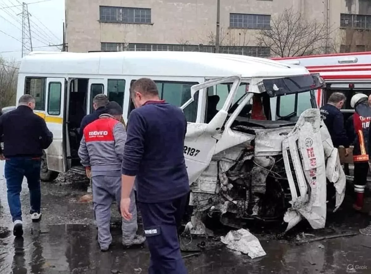 Trafik Kaza Sonucu 9 Kişi Yaralandı