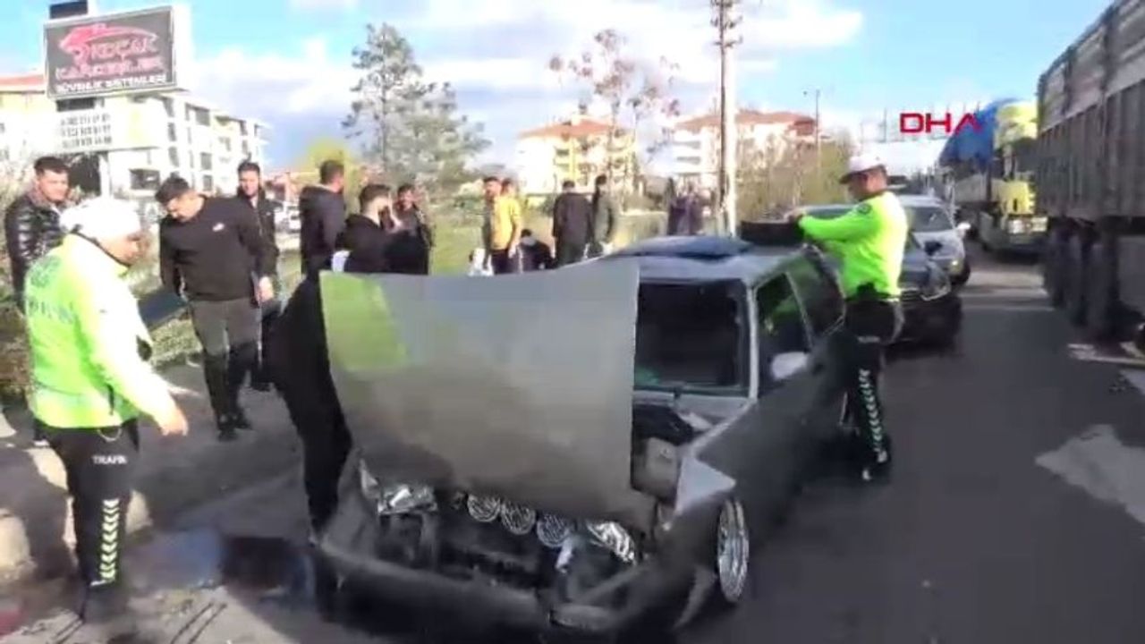 Aksaray'da Trafik Çarpışması: 6 Kişi Yaralı