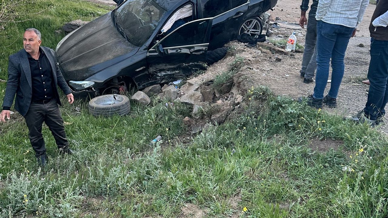 Suruç-Birecik Yolunda Kaza: 2 Yaralı