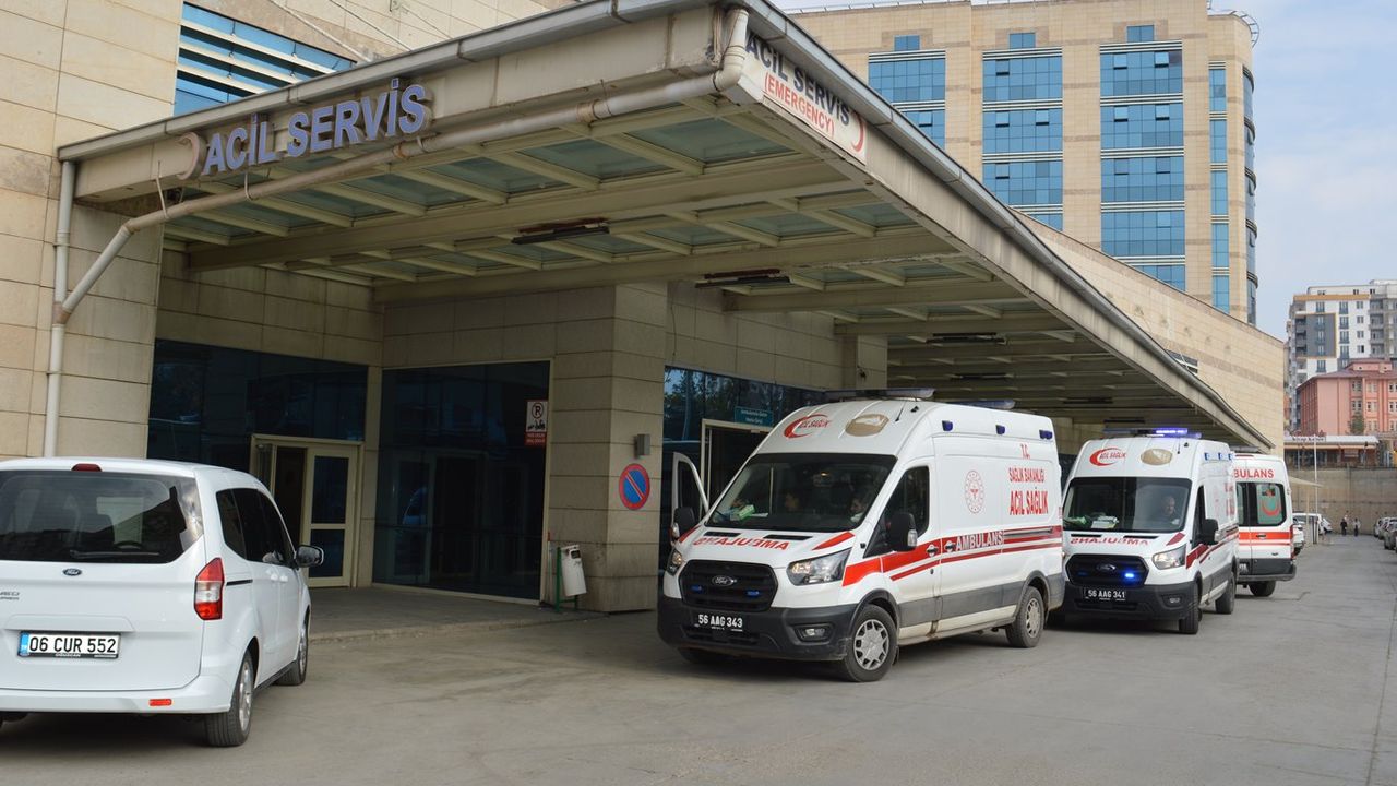 Siirt'te trafik kazası: 1'i ağır, 2 yaralı