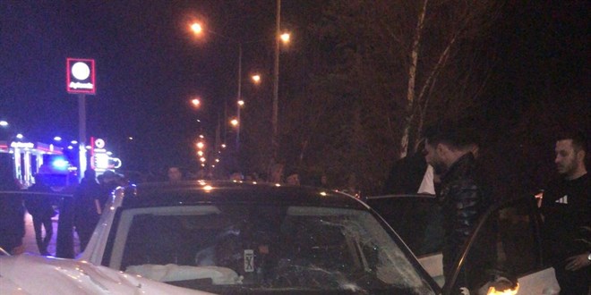 Erzurum'da Köprülü Kavşakta Kaza: 6 Yaralı