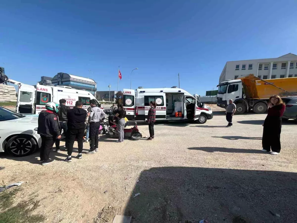 Bilecik'te Trafik Kazası: 3 Yaralı