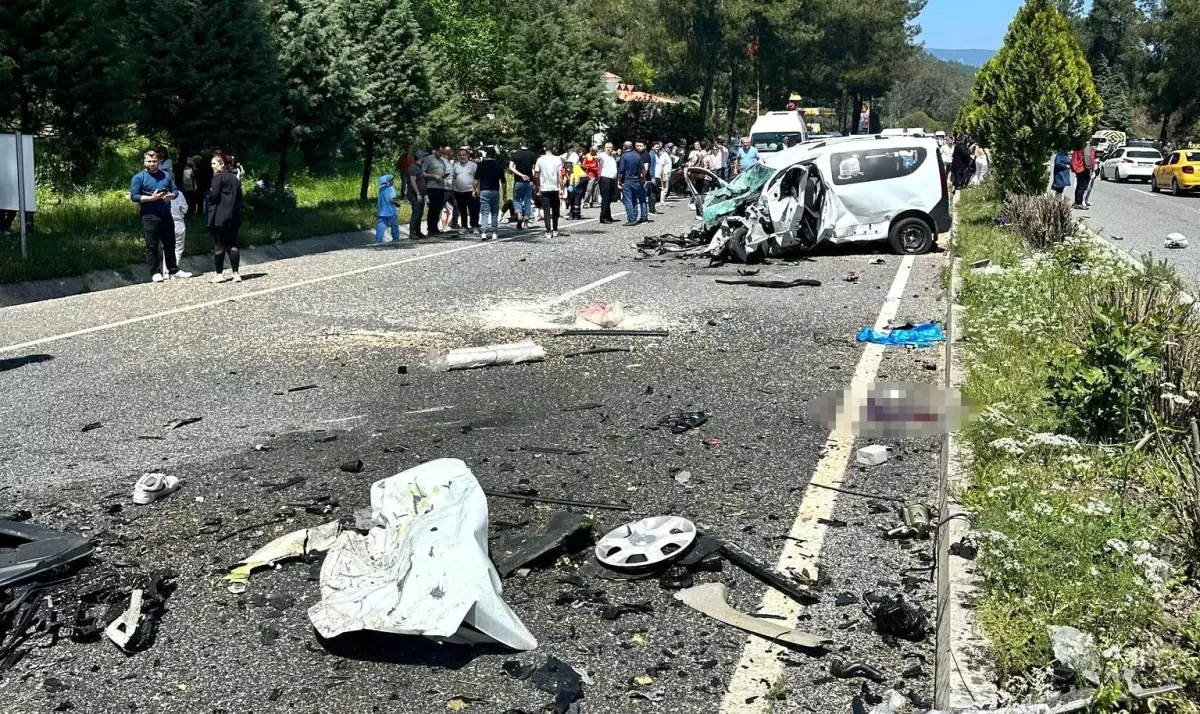 Marmaris'te Trafik Kazası: 1 Ölü, 4 Yaralı