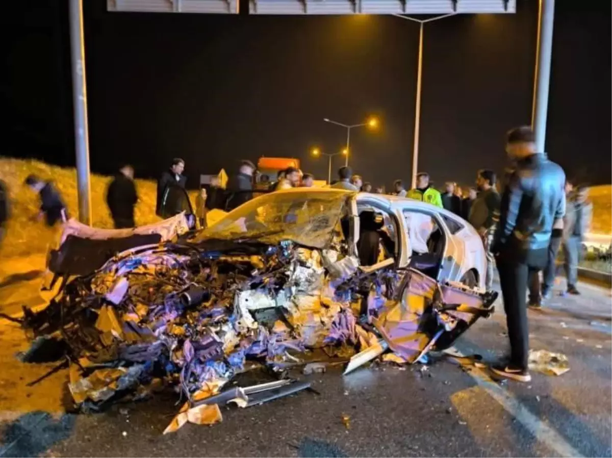 Muradiye'de Trafik Kazası: 2 Ölü, 3 Yaralı