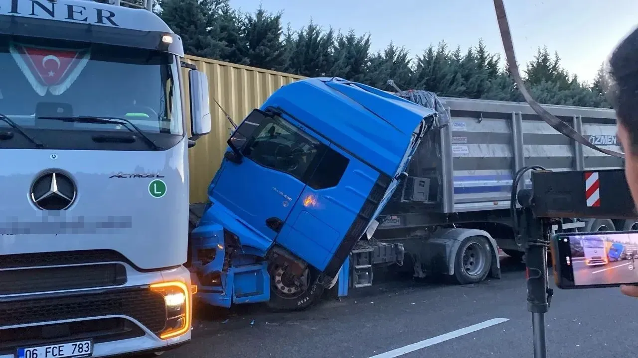 Kocaeli TEM Otoyolu’nda zincirleme kaza