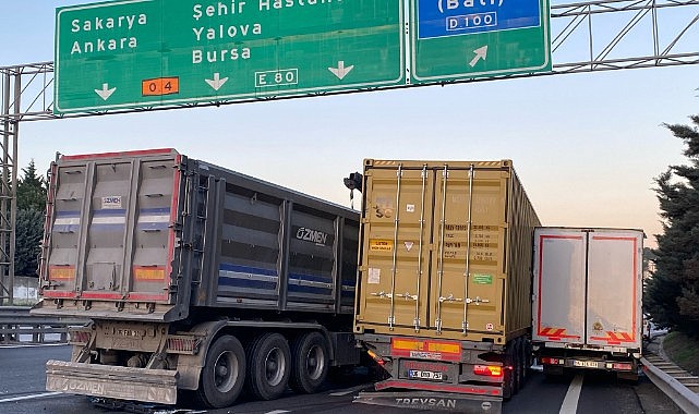 TEM'de zincirleme kaza! Trafik kilitlendi