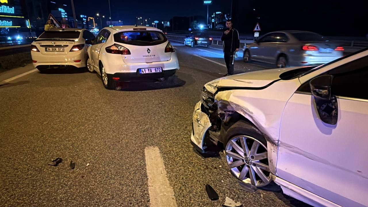 Gebze'de zincirleme kaza: 7 araç çarpıştı, 3 yaralı