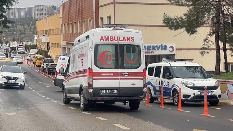 Otomobil 3 araca çarpıp devrildi: 2 ölü, 1 yaralı