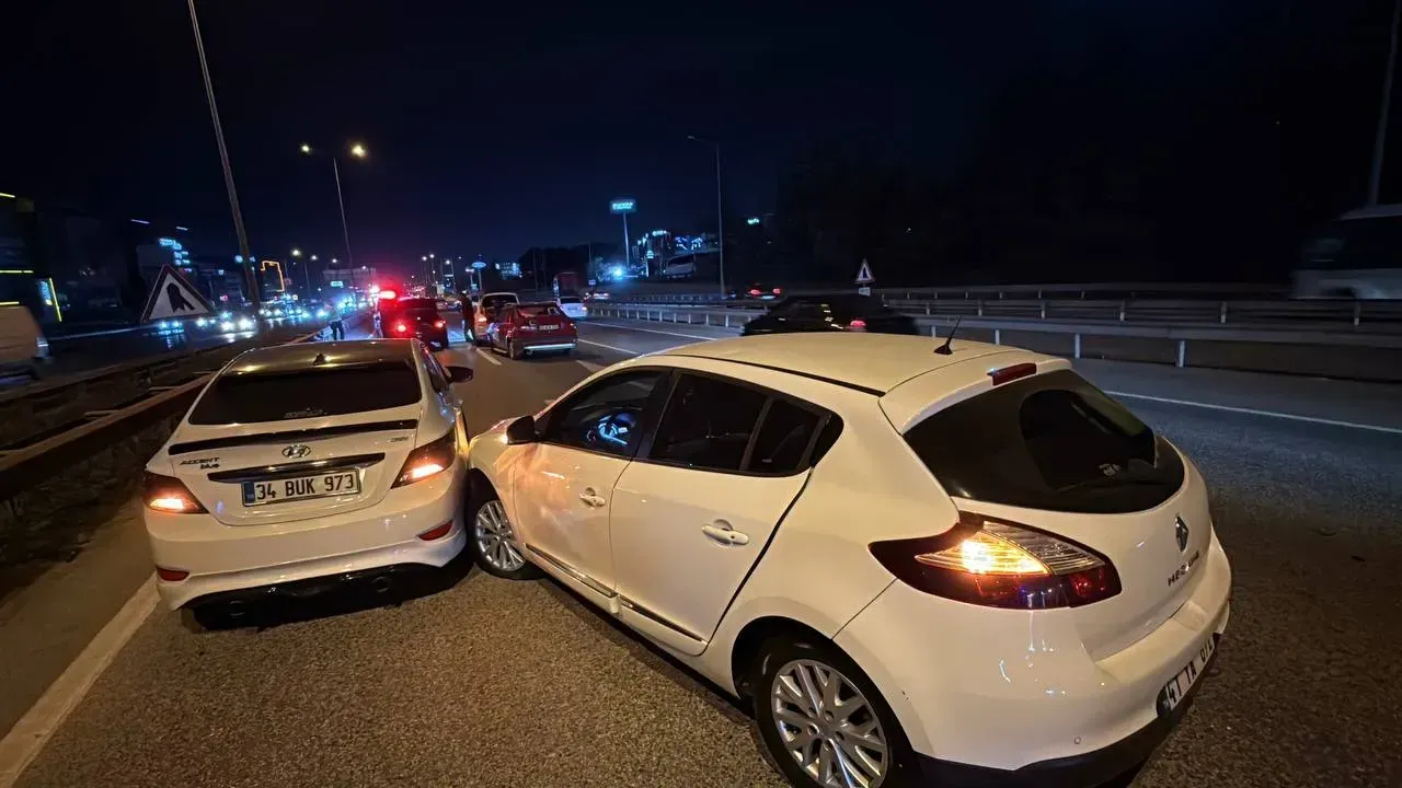 Zincirleme trafik kazasında 3 kişi yaralandı