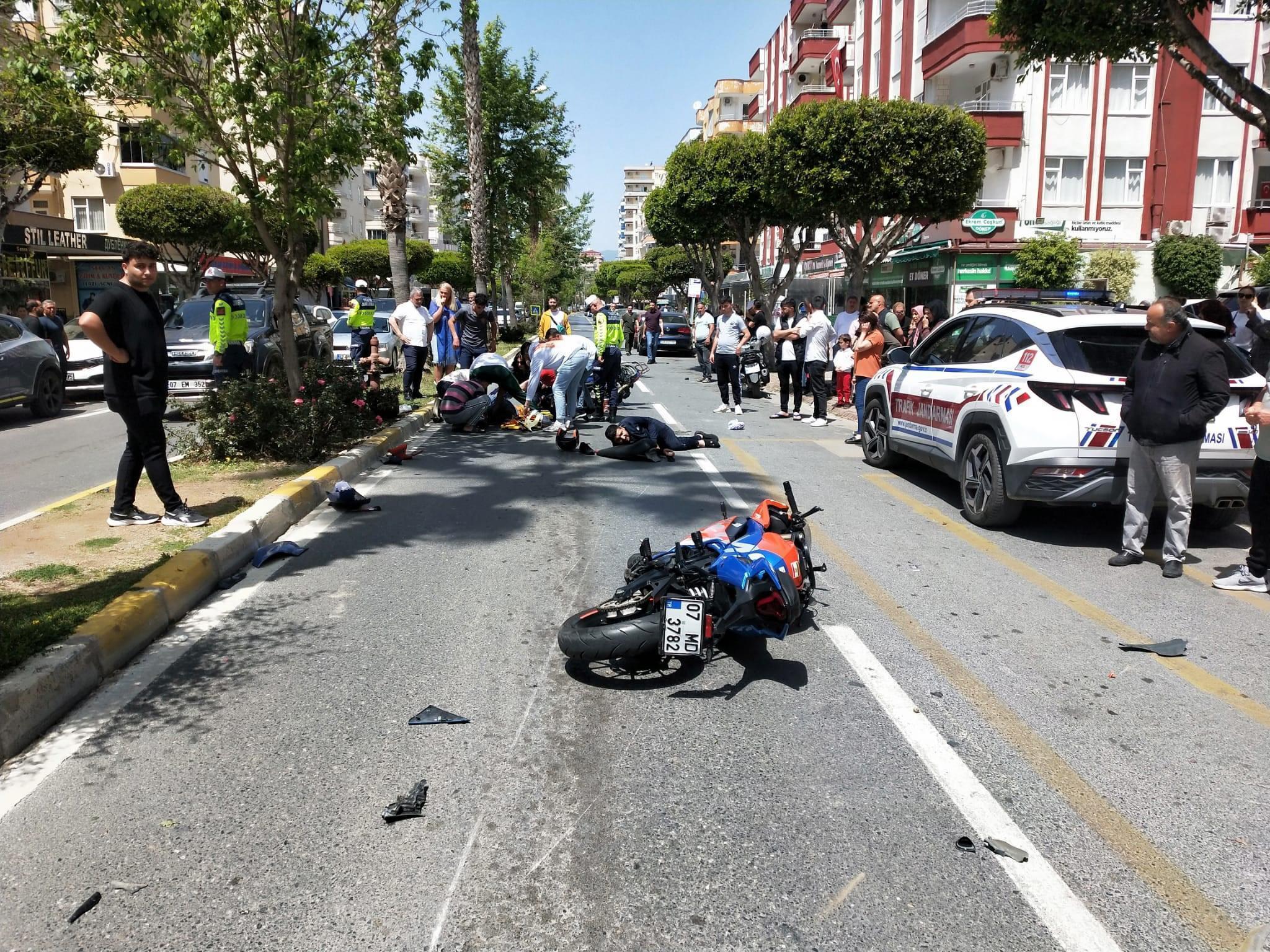 Alanya'da Trafik Kazası: 2 Yaralı