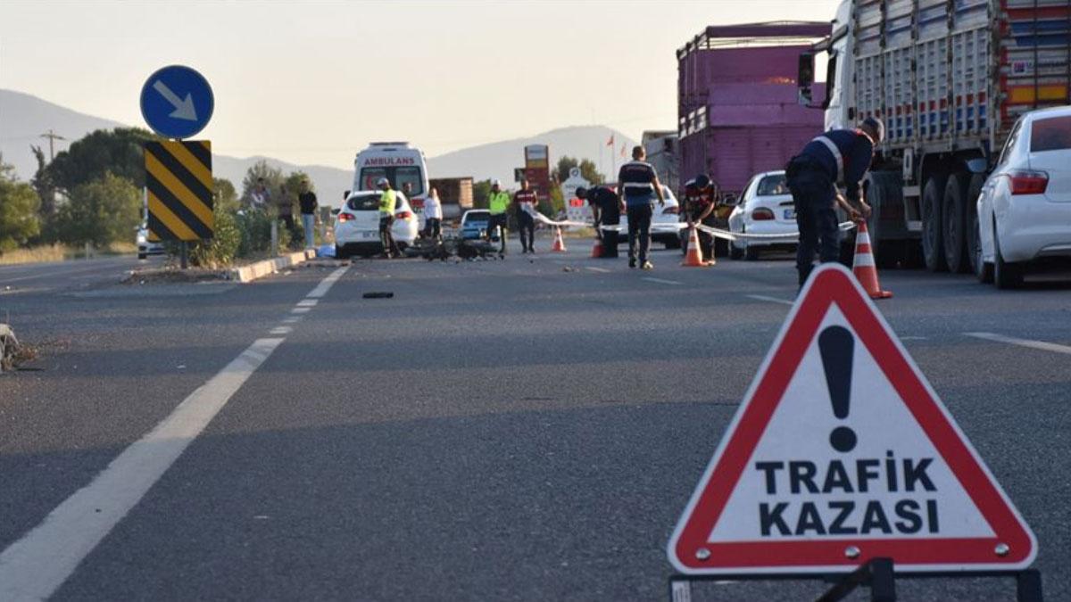 Kütahya'da trafik kazası: 1 Ölü, 2 Yaralı!
