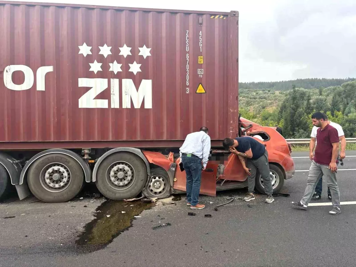 Osmaniye'de Trafik Kazası: Otomobil Tıra Çarptı, Sürücü Hayatını Kaybetti