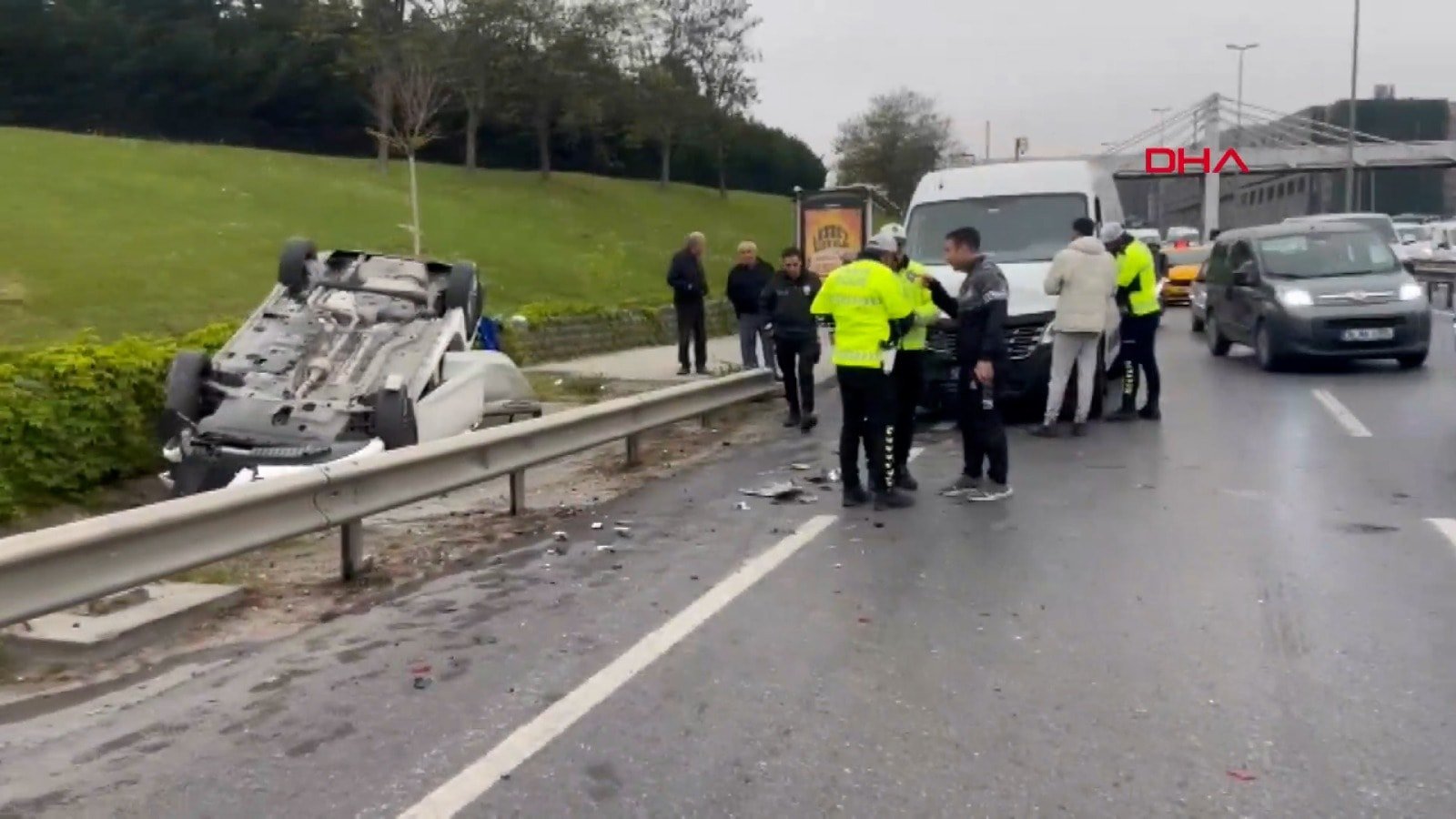 Bakırköy'de zincirleme kaza: Trafik durma noktasına geldi