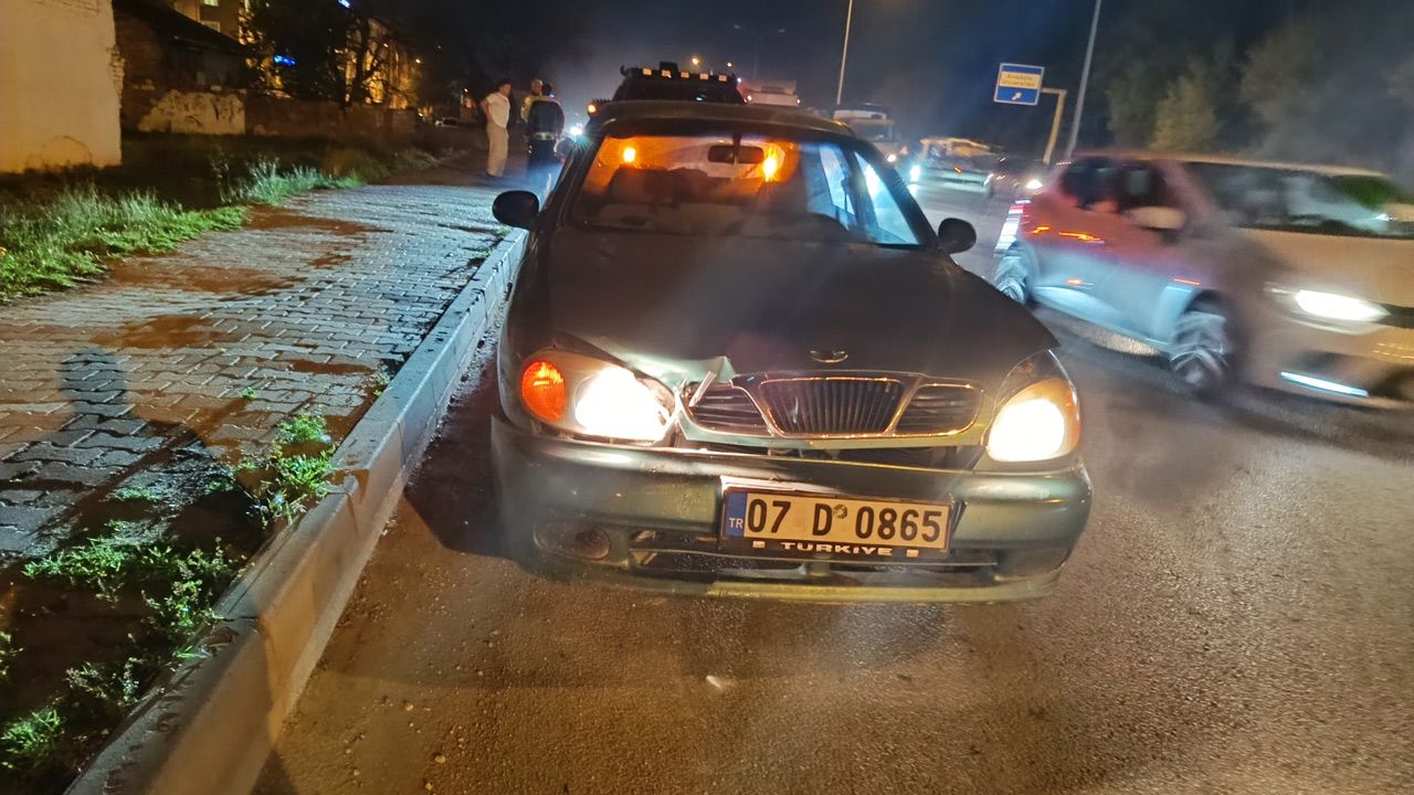 Şerit değiştirirken çarpıştılar