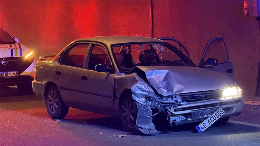 Kahramanmaraş'ta tünelde iki otomobilin çarpıştığı kazada 7 kişi yaralandı