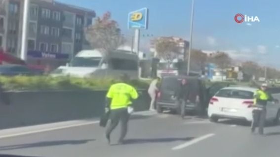 Yalova-İzmit yolunda 6 araçlı zincirleme kaza!