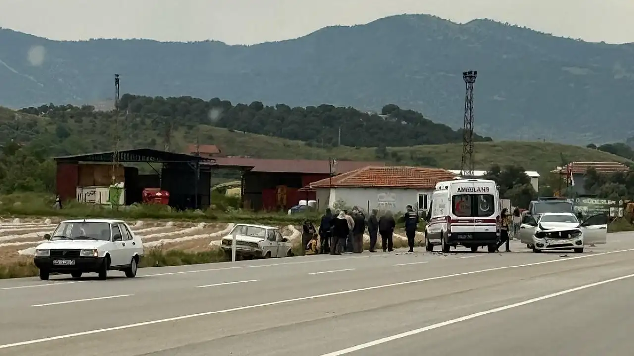 Ödemiş Kaymakçı Yolunda Trafik Kazası Meydana Geldi