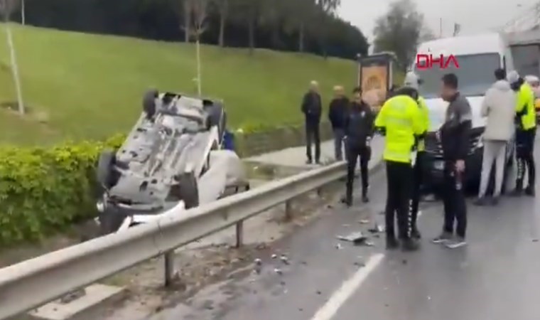Bakırköy'de ardışık trafik kazası: Yaralılar bulunuyor