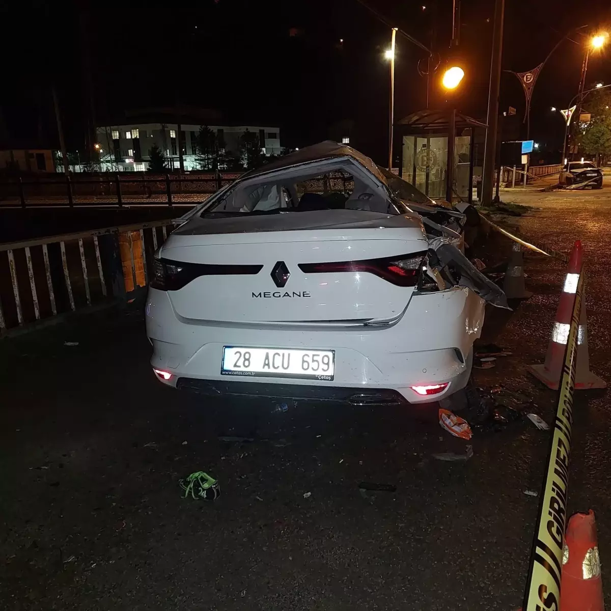 Doğankent'te Kaza Sonucu 2 Kişi Hayatını Kaybetti, 3 Kişi Yaralandı.