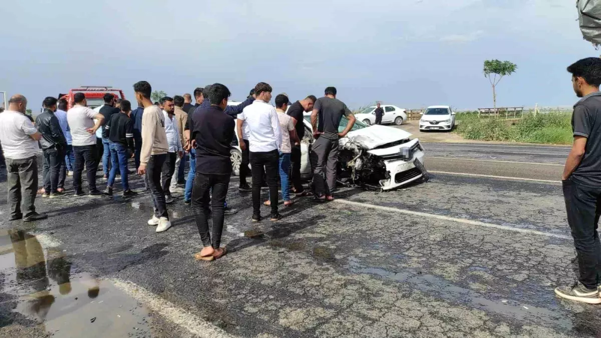 Şanlıurfa'da Trafik Kazasında 5 Kişi Yaralandı.