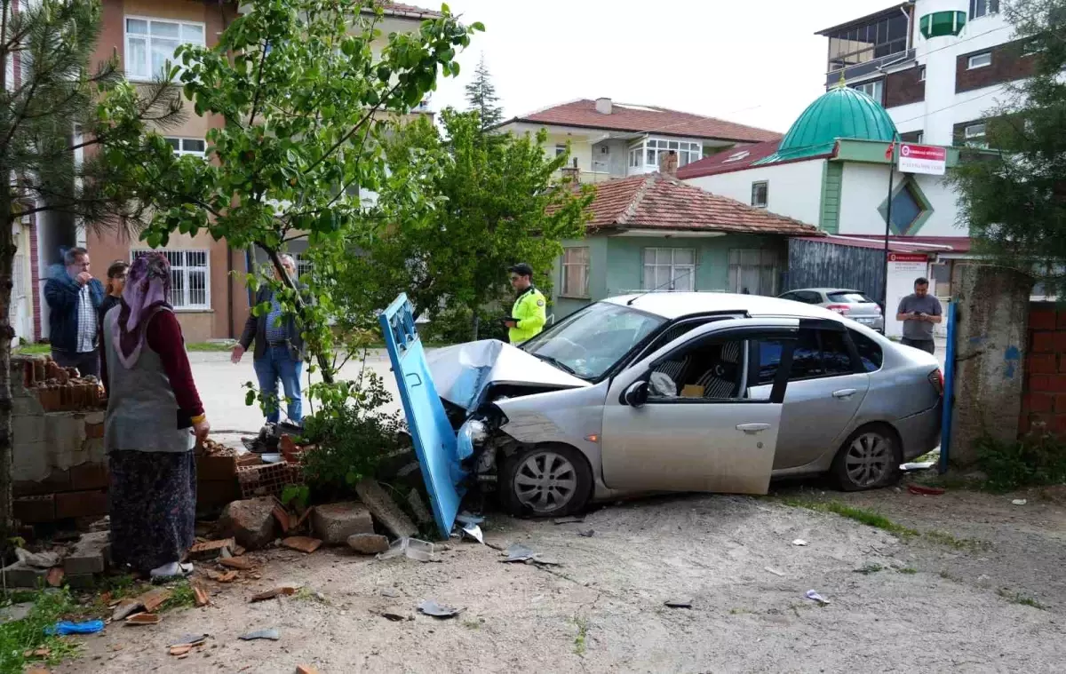 Kırıkkale'de Kaza: 2 Kişi Yaralandı